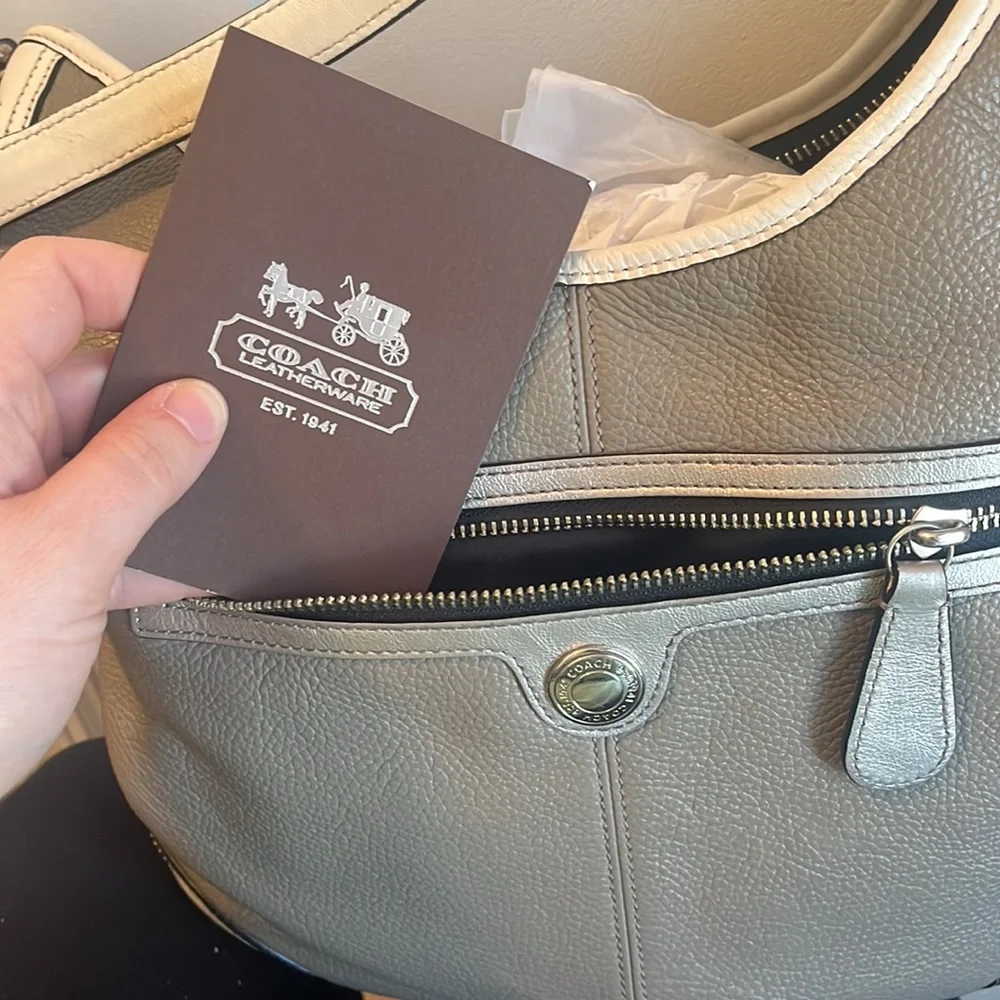 Grey/taupe leather coach bag - Picture 2 of 12